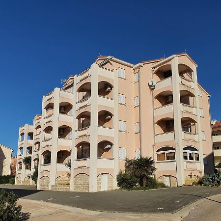 Apartments Coral Novalja Exterior foto